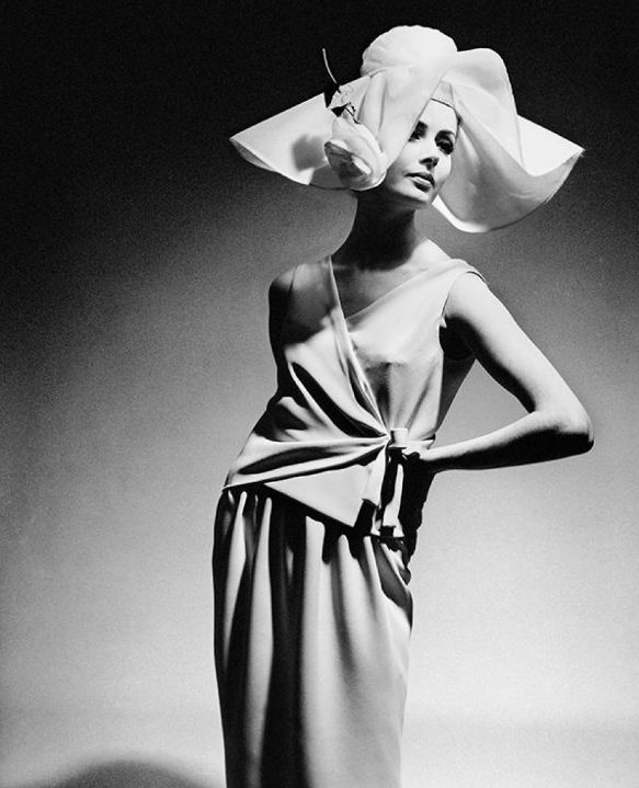 Cocktail dress, Foto F.C. Gundlach