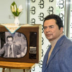 Výstava Retro biják v Galerii Tančící dům