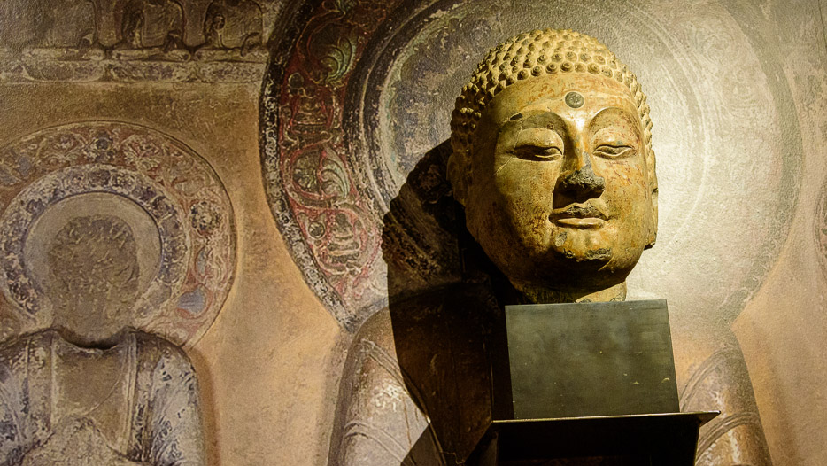 Buddha zblízka ve Valdštejnské jízdárně