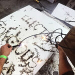 HOW CAN I HELP YOU? Ptá se Krištof Kintera ve své apotéce ctností a neřestí.