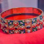 Klášter Minoritů v Praze vystavuje  koruny lucemburských panovníků a nabízí procházku osmi staletími