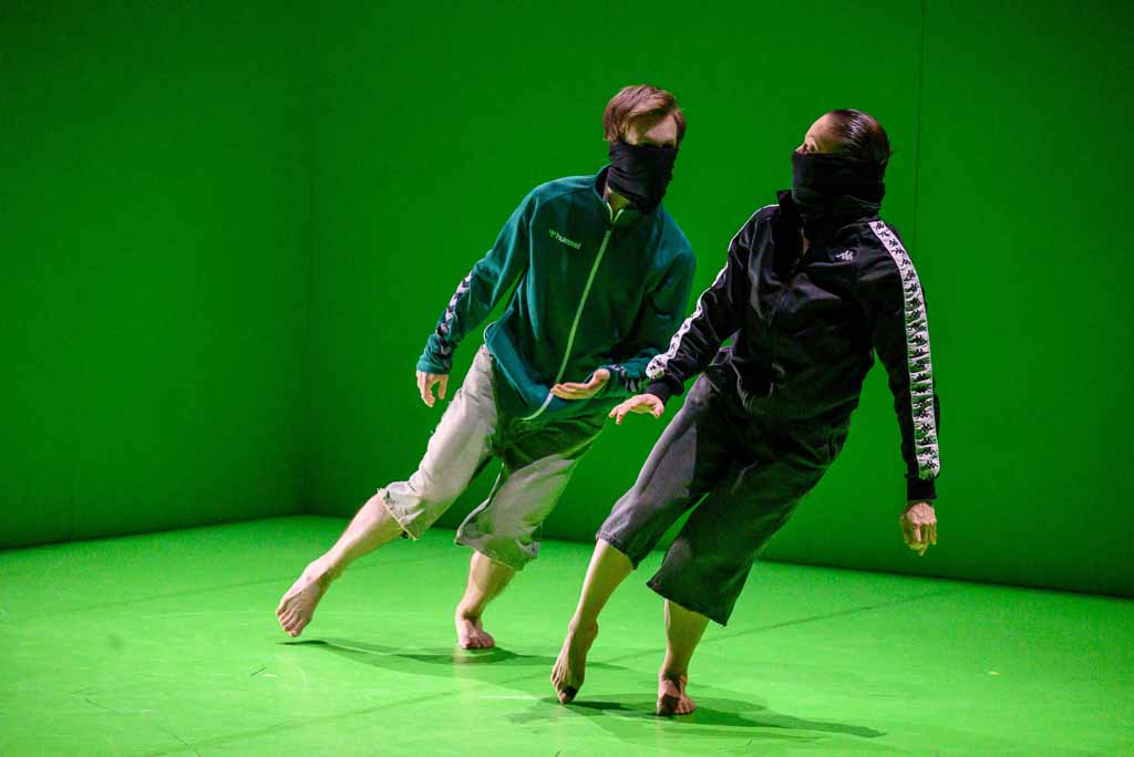 Centrum současného umění DOX-Český hrdina-soubor Farma v jeskyni